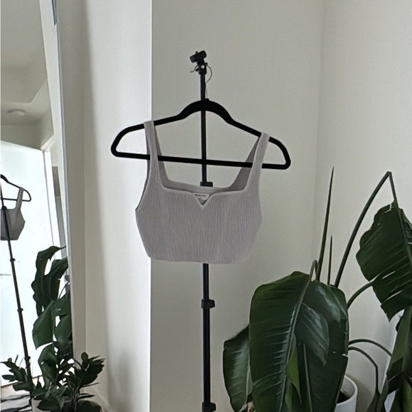 Babaton Crop Top - Picture 2 of 2